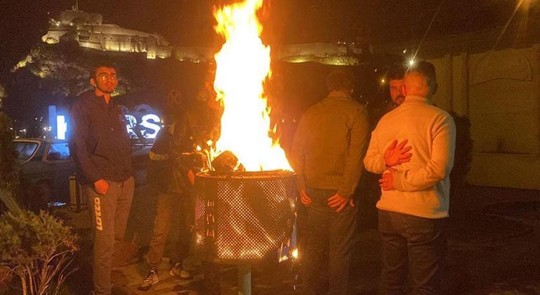 Haziranda karla mücadele Varillerle ateş yakıyorlar