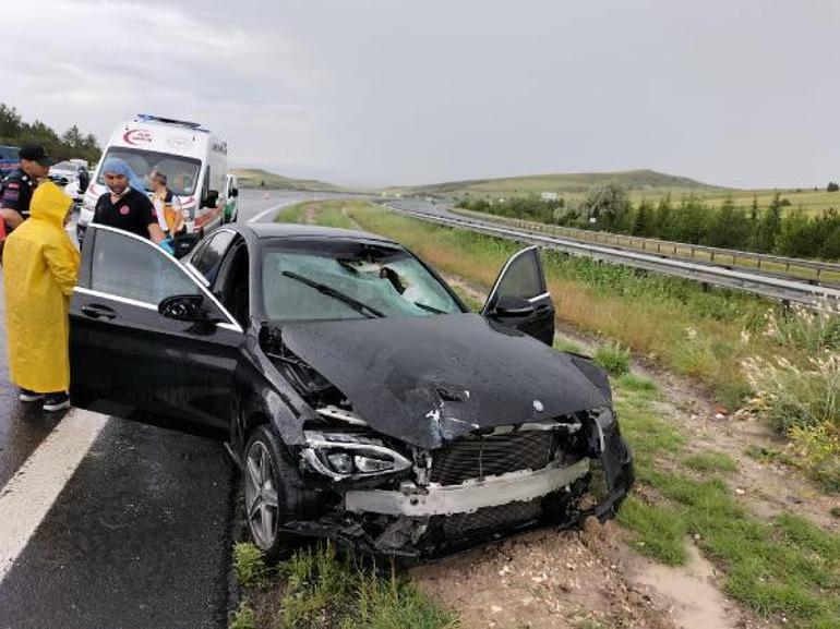 Otoyolda fırlayan taş, otomobildeki pilotun ölümüne neden oldu