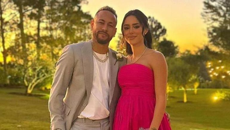 Neymar, hamile sevgilisini aldattı Sosyal medyadan itiraf etti