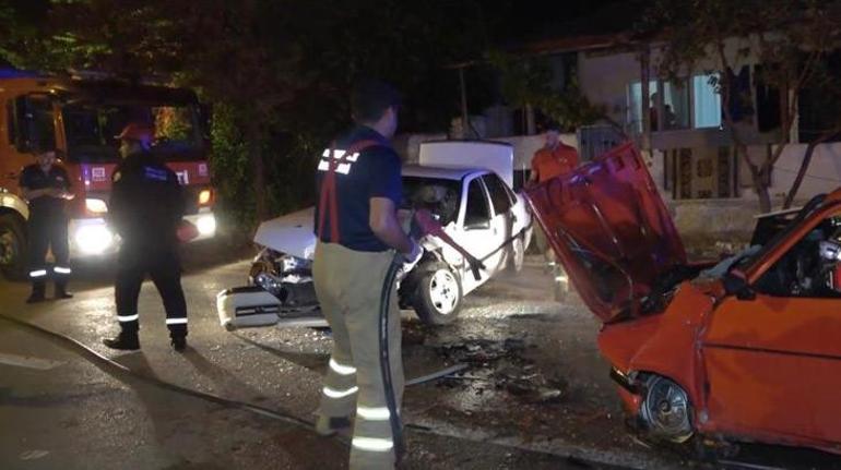 Ankara’da iki otomobil kafa kafaya çarpıştı: 3 ölü