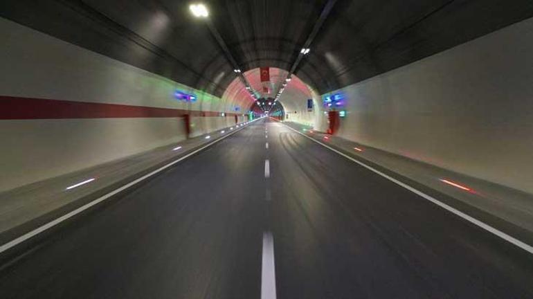Yeni Zigana Tünelinden 1.5 ayda 251 bin araç geçti