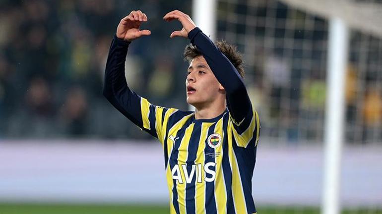 Transferde sıcak gelişme Arda Gülerin babası son kararını Fenerbahçeye iletti