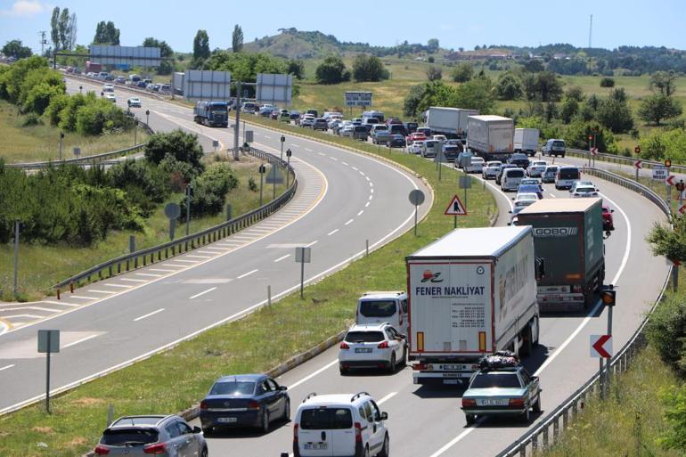 Tatilcilerin dönüş yolculuğu başladı Yollarda son durum