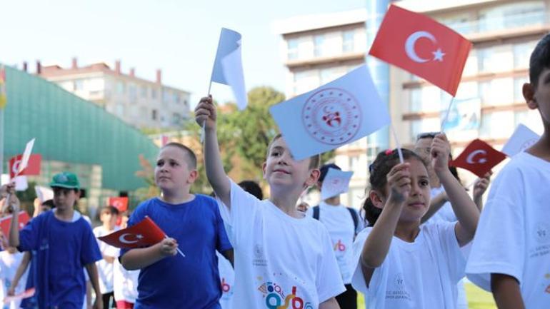 Bakan Osman Aşkın Bak, GSB Yaz Spor Okulları’nın açılışını yaptı