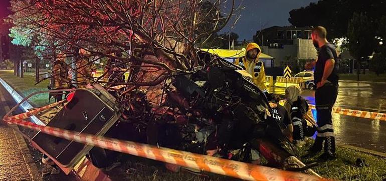 Kartal’da feci kaza Araç ikiye bölündü