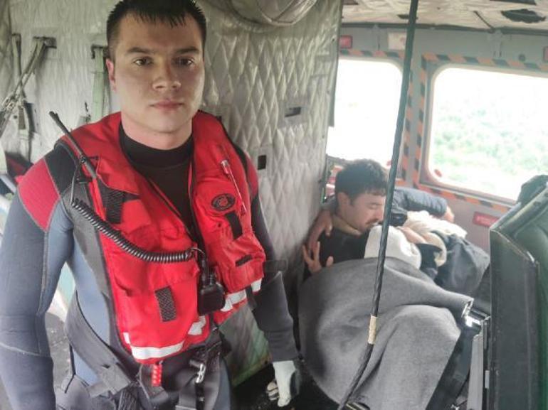 Yaz yağmuru sel getirdi Şilede mahsur kalanlar helikopterle kurtarıldı