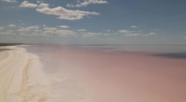 Görenler hayran kalıyor Tuz Gölü pembe renge büründü