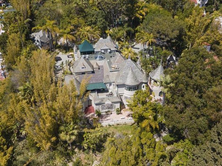 Johnny Depp evlerini kredi çekerek kurtardı