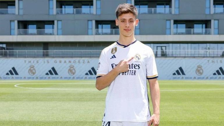Fenerbahçeden sürpriz transfer Yeni kanat oyuncusu İtalyada bulundu