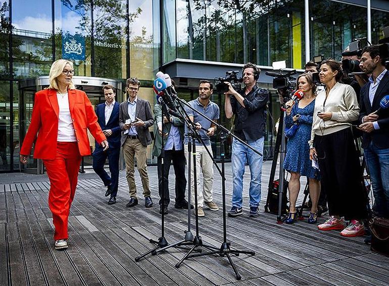 Hollanda siyasetinde deprem Kaag siyaseti bırakıyor