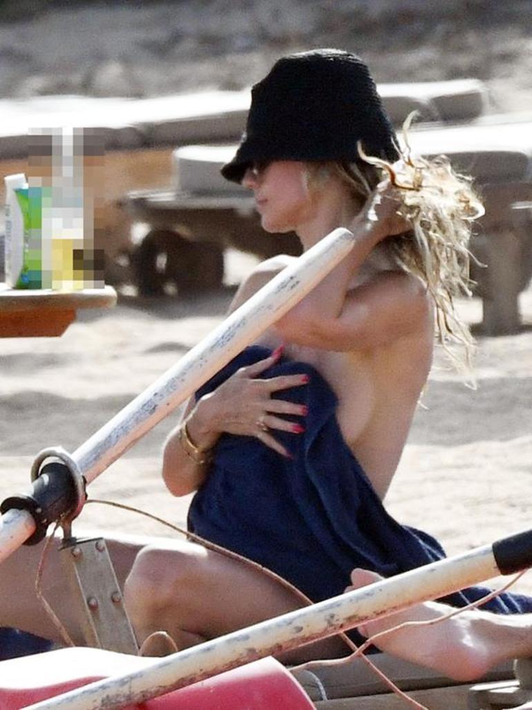 Heidi Klum ile Tom Kaulitzin romantik anları Ünlü model üstsüz güneşlendi