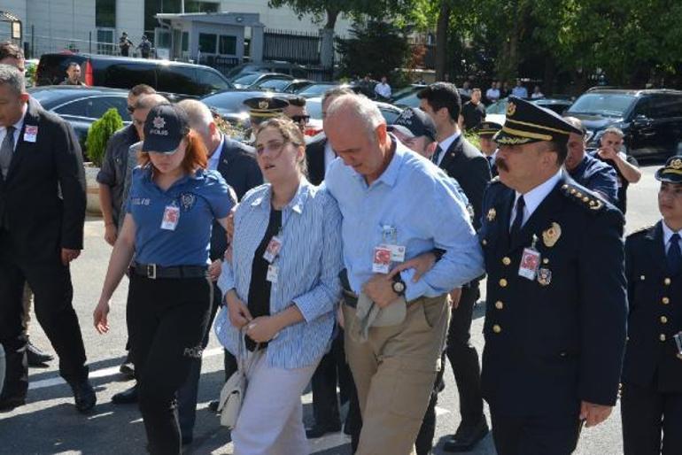 Şehit polis Alp Efe Bekit için İstanbul İl Emniyet Müdürlüğü’nde tören