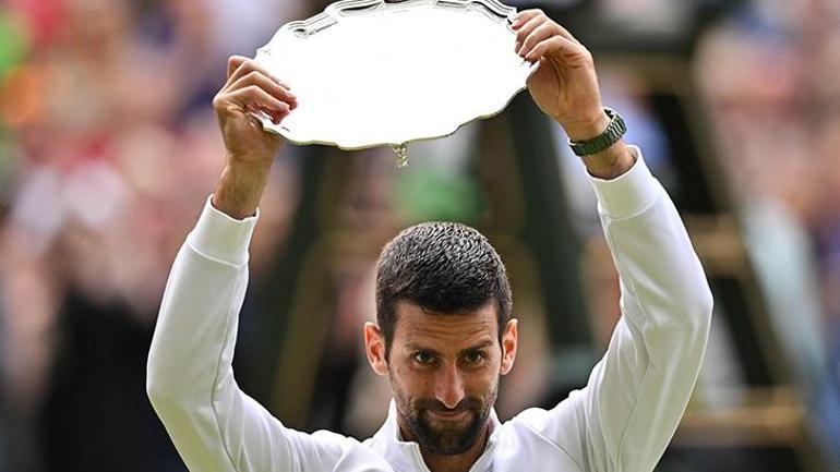 Wimbledonda şampiyon Carlos Alcaraz Novak Djokovici finalde devirdi