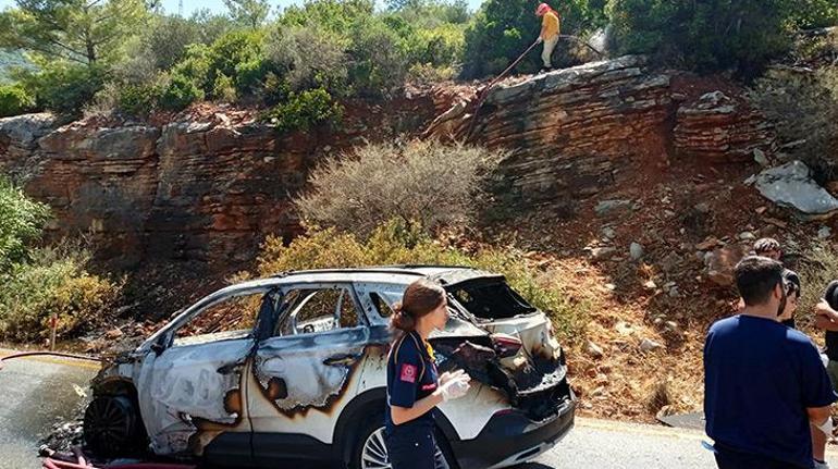 Otomobildeki yangın, ormana sıçramadan söndürüldü