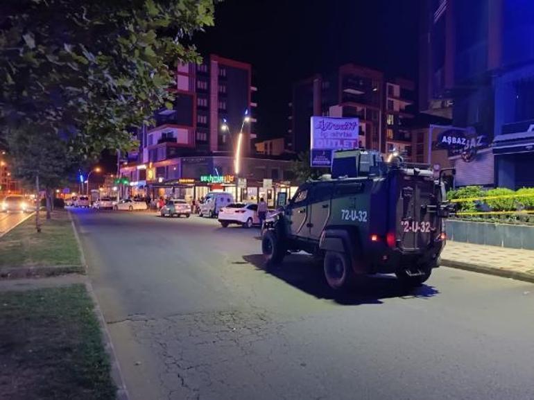 Batmanda tatlıcı önünde silahlı kavga: 1 yaralı