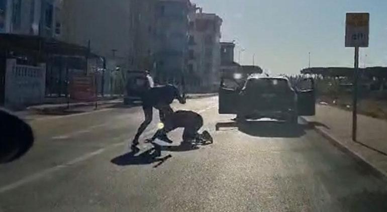 Survivor Hikmet’ten sokak ortasında başcazgıra sopalı saldırı