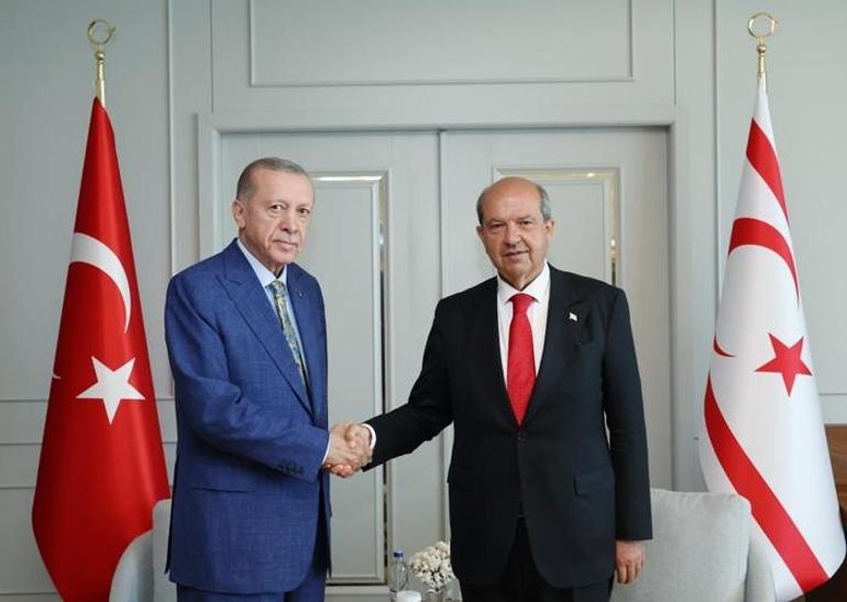 Cumhurbaşkanı Erdoğan, Lefkoşa Atatürk Anıtını ziyaret etti