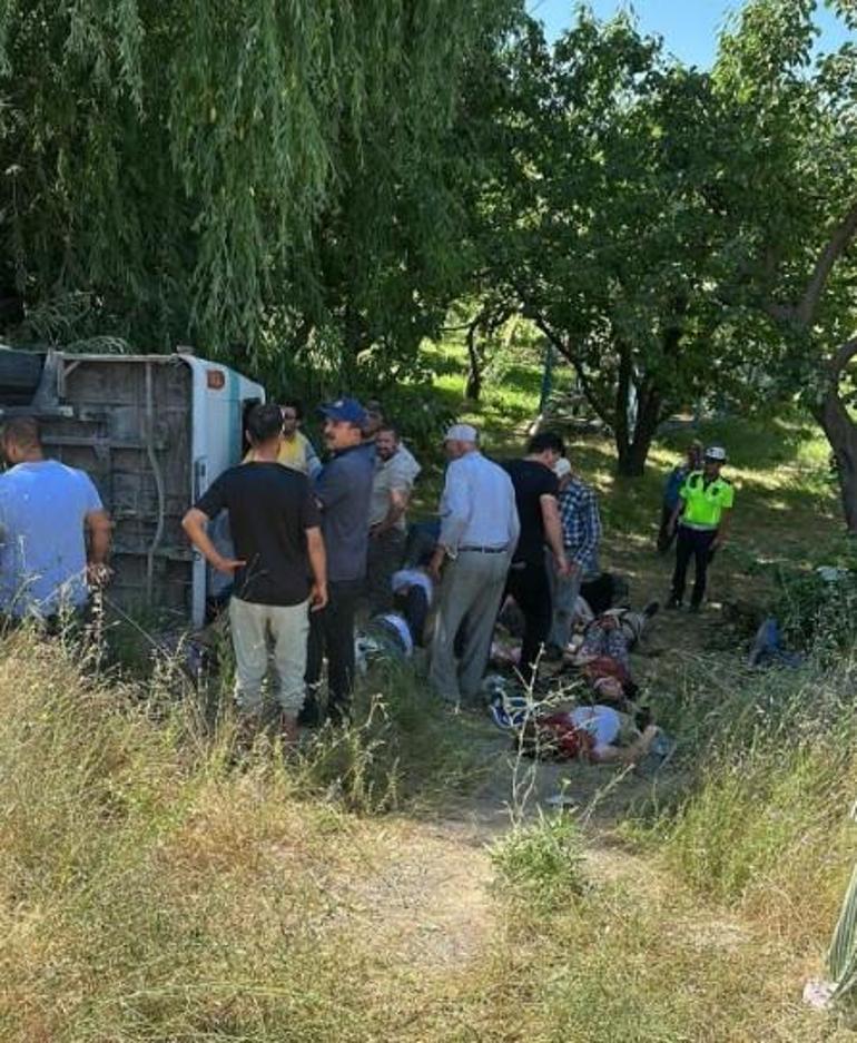 İşçileri taşıyan minibüs devrildi İlk belirlemelere göre 6 kişi öldü