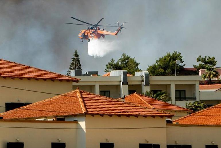 2 bin kişi tahliye edildi Yunanistanda kabus