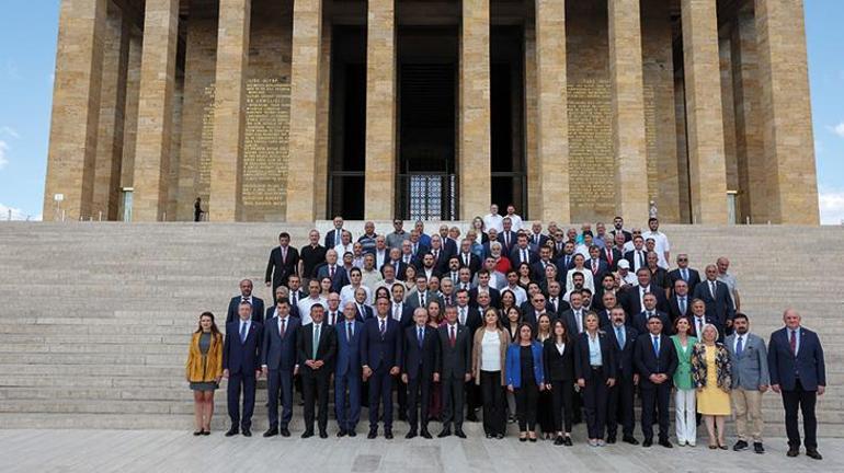 Kılıçdaroğlu Lozanın 100üncü yılında Anıtkabiri ziyaret etti