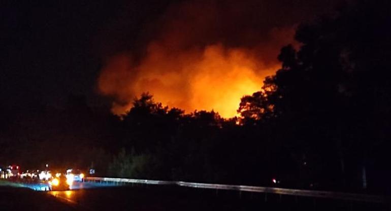 Peş peşe orman yangını haberleri Evler yandı, vatandaşlar tahliye ediliyor