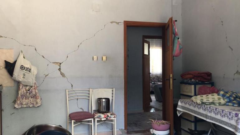 Adanada 5.5lik deprem bu köye büyük hasar verdi