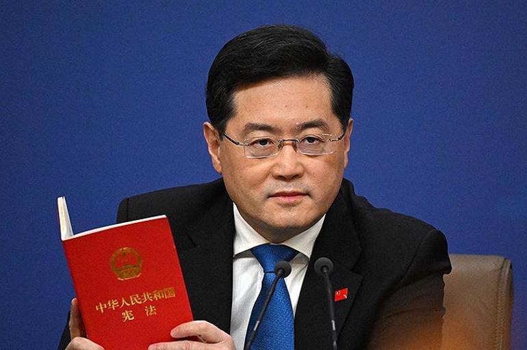 Haftalardır kayıp olan Çin Dışişleri Bakanı görevinden alındı