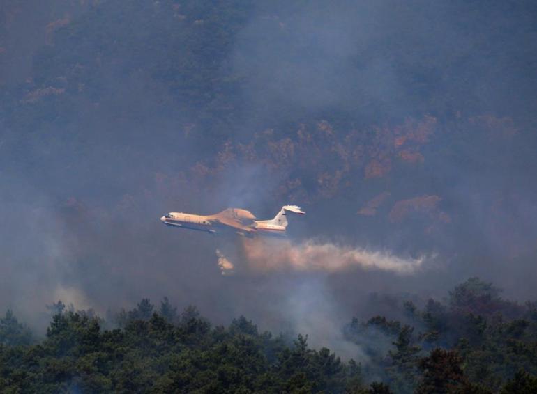 Son dakika: Turizm merkezi Kemerde orman yangını Bakanlar bölgede