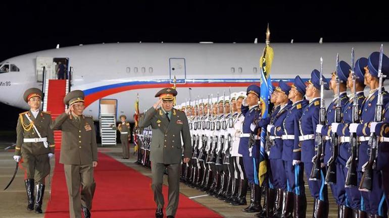 Çin ve Rusyadan Kuzey Koreye ziyaret Kimden askerlere övgü dolu sözler