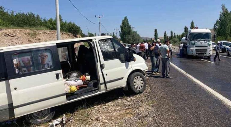 Niğdede feci kaza 1i polis okulu öğrencisi 2 kişi öldü