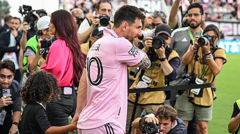 Lionel Messi tüm takıma hediye dağıttı Yedlin doğruladı