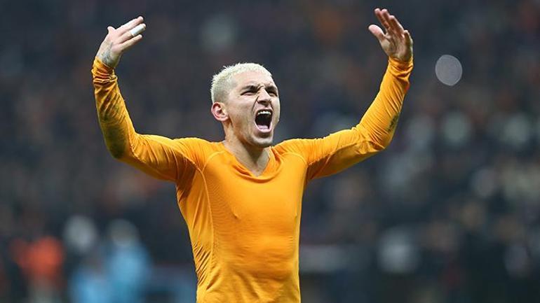 ÖZEL | Galatasaraydan ayrılmaya sıcak bakıyor Leicester City teklif yaptı