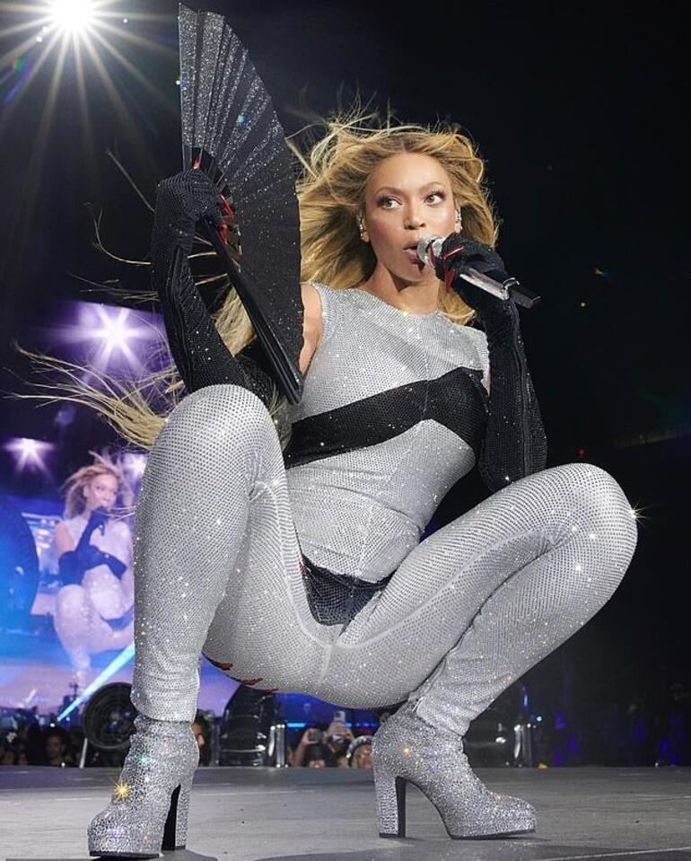 Ünlü şarkıcı Beyonce klozetini yanında taşıyor