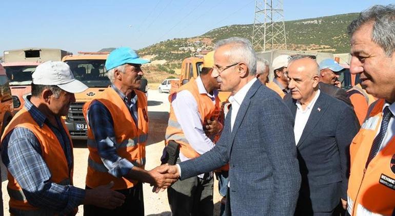 Bakan Uraloğlu Kahramanmaraşta yol şantiyesinde incelemelerde bulundu