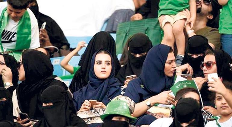 Suudi Arabistan’da tepeden inme reformlar