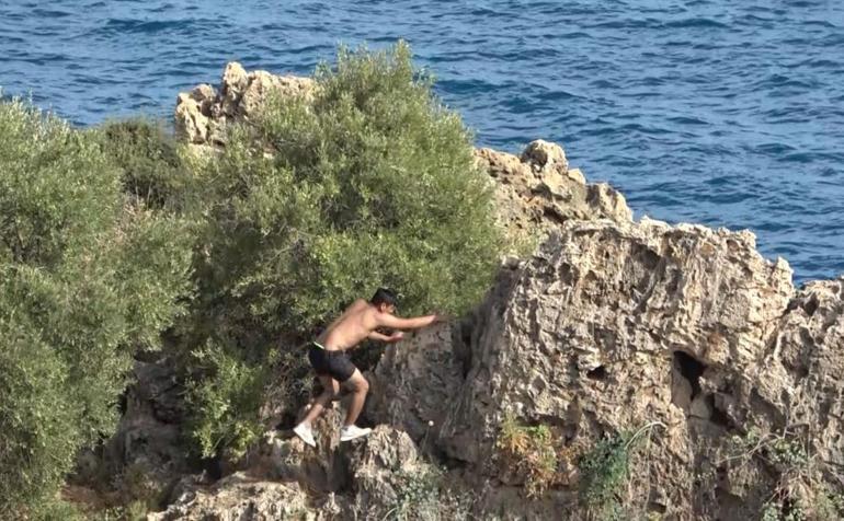 Antalyada 30 metrelik falezlerde ölümüne keyif