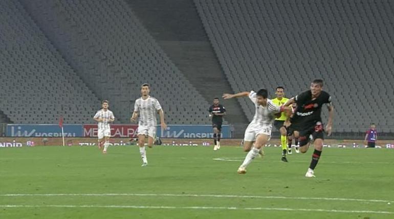 Karagümrük-Beşiktaş maçında tartışma yaratan pozisyonlar Penaltı doğru mu İkinci sarıdan oyundan atılması gerekir