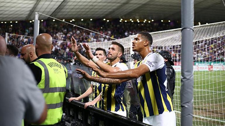 Maribor taraftarları skandala imza attı Fatura Fenerbahçe tribününe kesildi: Stadyumu terk edin