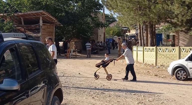 Jandarma nöbet tutuyor Cenaze taziyesinde köy karıştı: 4 yaralı var