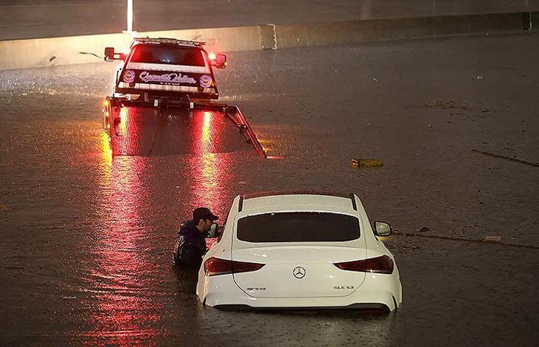Tarihe geçen Hilary Kasırgası Los Angelesta yoğun yağışlara sebep oluyor