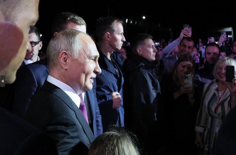 Şefi ölürken Putin neredeydi Üç saat sonra konuştu