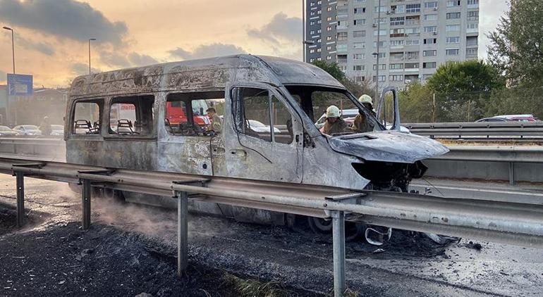 E5’te minibüs alev topuna döndü Trafik kilitlendi