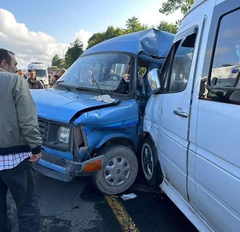 Orduda iki minibüs çarpıştı, 15 kişi yaralandı