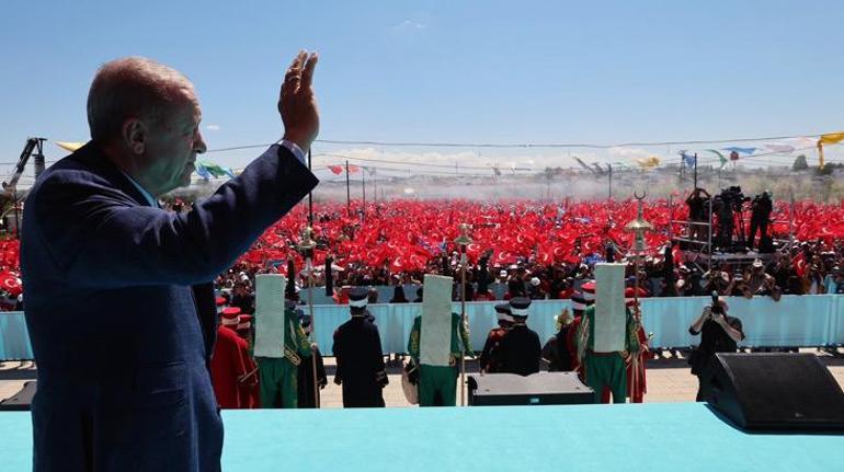 Erdoğandan Malazgirt Zaferi mesajı:Verdiğimiz şu görüntüler tüm hevesleri kursaklarda bırakıyor