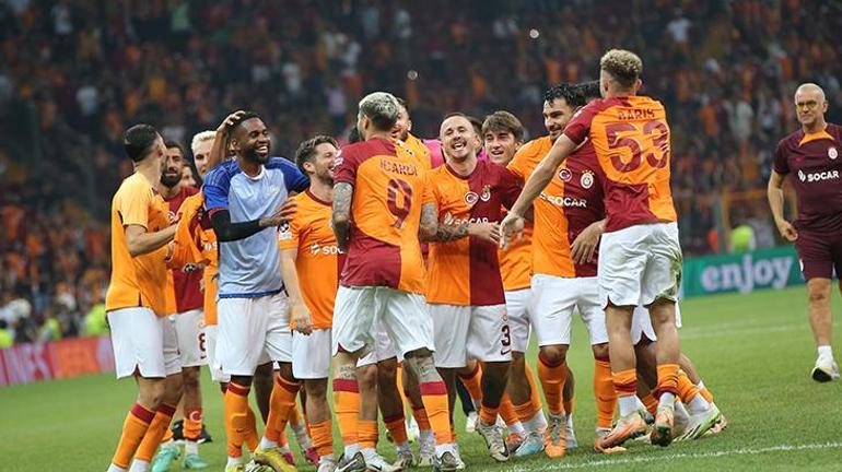 Galatasarayda sürpriz veda Menajeriyle birlikte İstanbuldan ayrılıyor