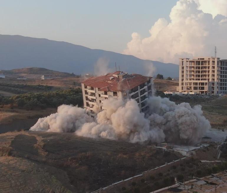 Milyonlar verip almışlardı, 15 katlı binadan geriye borç kaldı