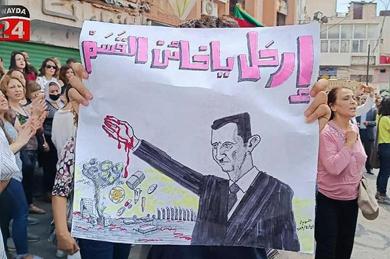 Suriye karıştı, bayraklara dikkat Esad rejiminin ellerini bağladı