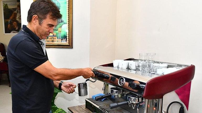 Beşiktaş efsanesi Feyyaz Uçar, barista kursundan mezun oldu