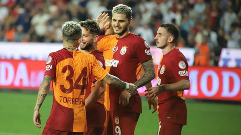 Galatasarayda orta saha transferi netleşiyor Canlı yayında duyurdu