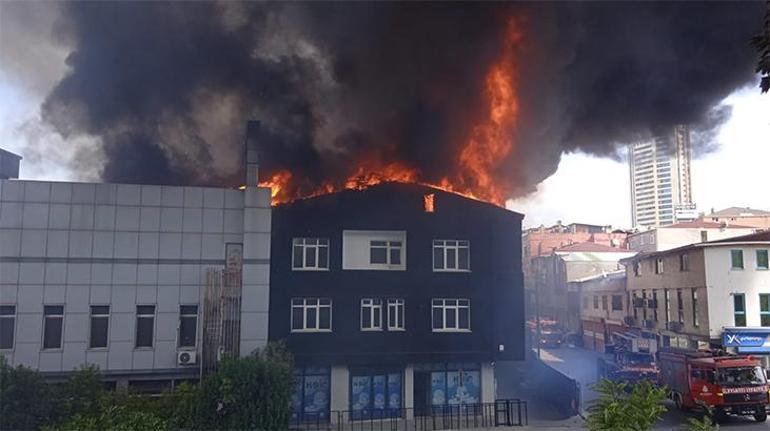 Ataşehirde 2 katlı iş yerinde yangın çıktı Ekipler sevk edildi